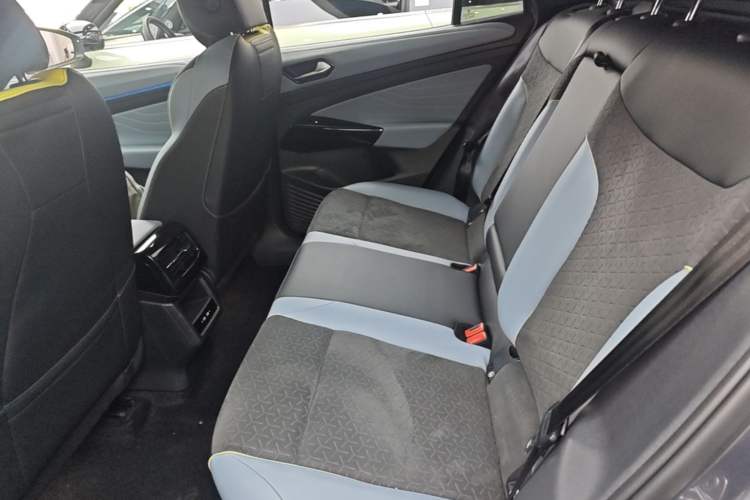 Used Volkswagen ID.4 X 2022 Smart Enjoyment Long-Range Edition Left Rear Seat