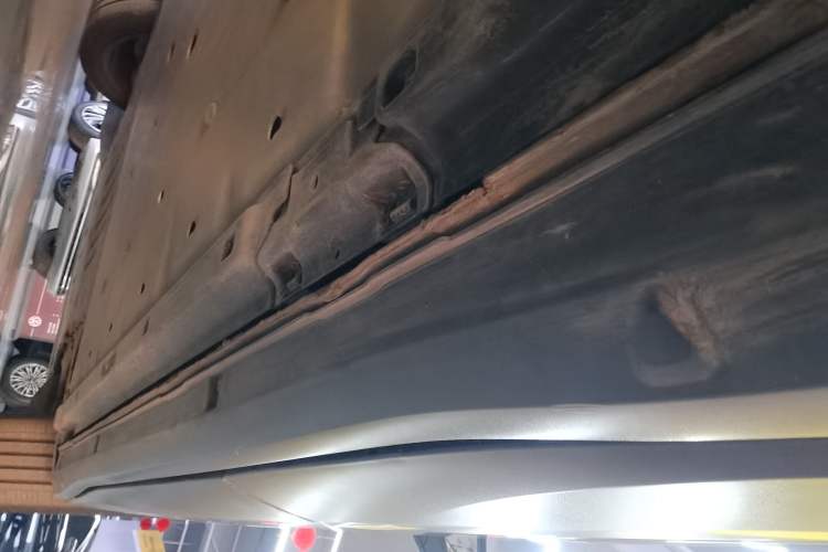Used Volkswagen ID.4 X 2022 Intelligent Long-Range Version Left Side Sill
