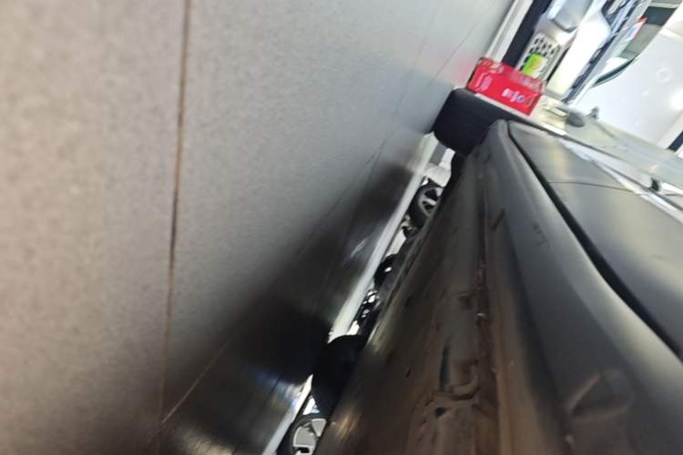 Used Volkswagen ID.4 X 2022 Smart Enjoyment Long-Range Edition Left Side Sill