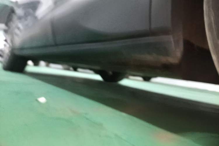 Used Volkswagen ID.4 X 2022 Pure Long-Range Version Left Side Sill