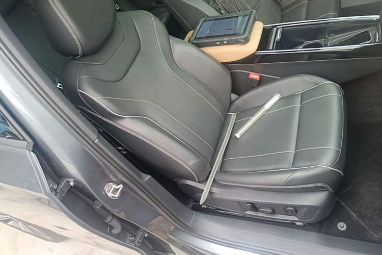 Used Volkswagen ID.4 X 2022 Pure Long-Range Version Right Front Seat
