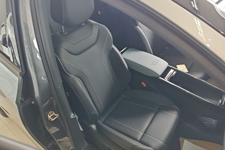 Used Volkswagen ID.4 X 2022 Pure Long-Range Version Right Front Seat
