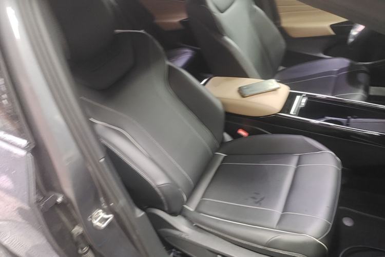 Used Volkswagen ID.4 X 2022 Pure Long-Range Version Right Front Seat