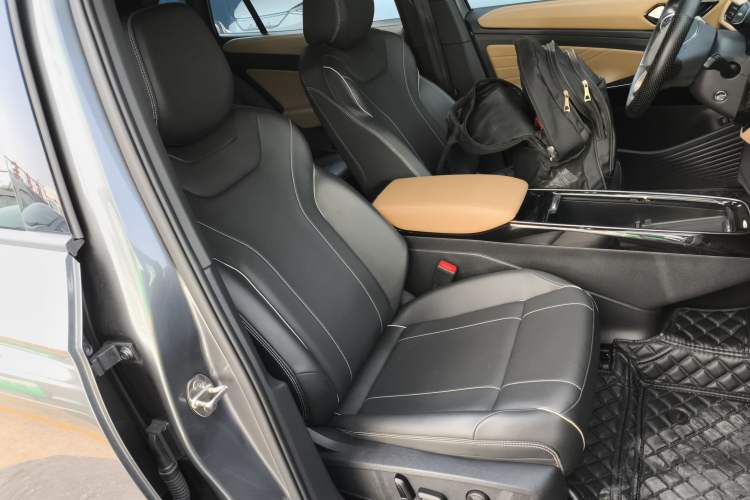 Used Volkswagen ID.4 X 2022 Pure Long-Range Version Right Front Seat