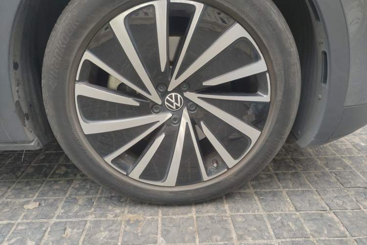 Used Volkswagen ID.4 X 2022 Pure Long-Range Version Right Front Wheel Hub