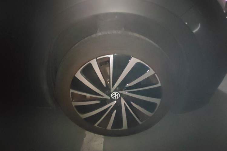 Used Volkswagen ID.4 X 2022 Smart Enjoyment Long-Range Edition Right Front Wheel Hub
