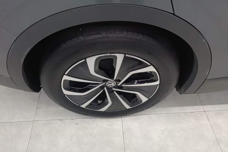 Used Volkswagen ID.4 X 2022 Pure Smart Edition Right Rear Wheel Hub