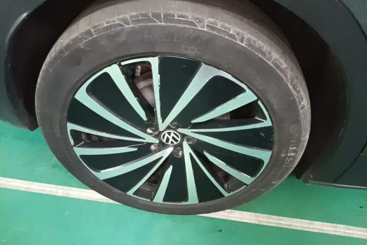 Used Volkswagen ID.4 X 2022 Pure Long-Range Version Right Rear Wheel Hub