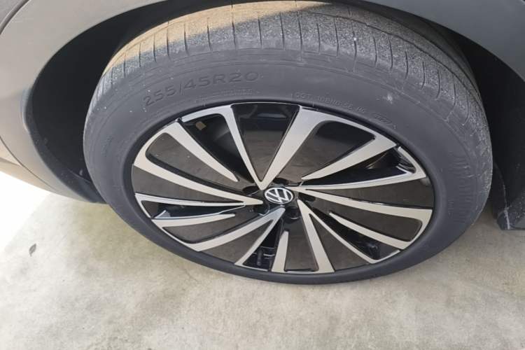 Used Volkswagen ID.4 X 2022 Pure Long-Range Version Right Rear Wheel Hub