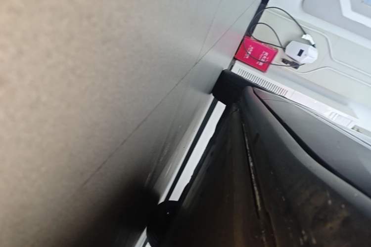 Used Volkswagen ID.4 X 2022 Smart Enjoyment Long-Range Edition Right Side Sill