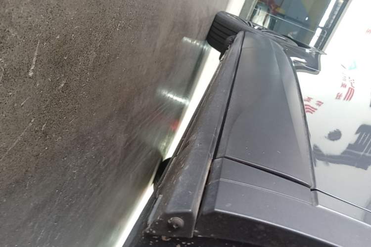 Used Volkswagen ID.4 X 2022 Pure Long-Range Version Right Side Sill