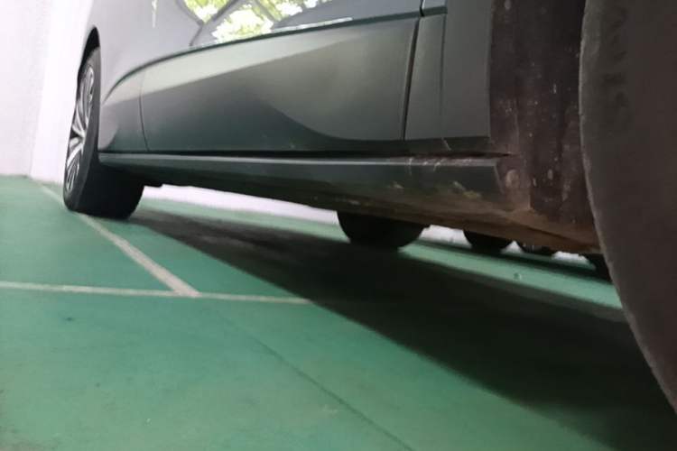 Used Volkswagen ID.4 X 2022 Pure Long-Range Version Right Side Sill