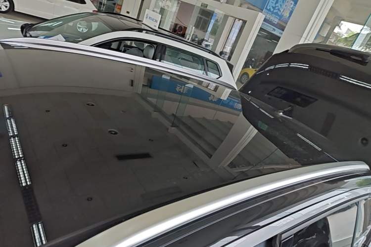 Used Volkswagen ID.4 X 2022 Pure Long-Range Version Roof