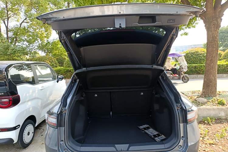 Used Volkswagen ID.4 X 2022 Pure Edition Trunk