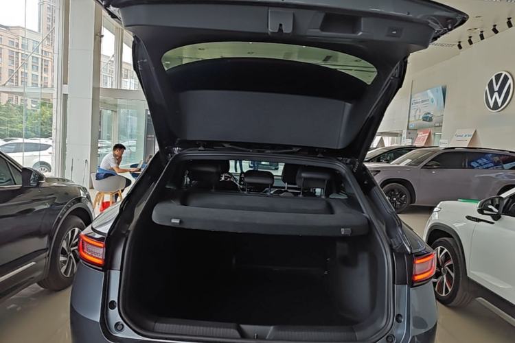 Used Volkswagen ID.4 X 2022 Pure Long-Range Version Trunk