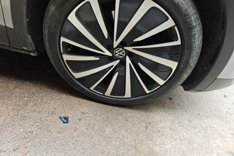 Used Volkswagen ID.4 X 2022 Smart Enjoyment Long-Range Edition Right Front Wheel Hub