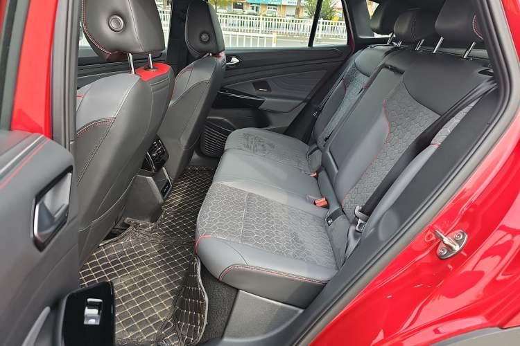 Used Volkswagen ID.4 X 2022 Kinergy Four-Wheel Drive Edition Interior 1