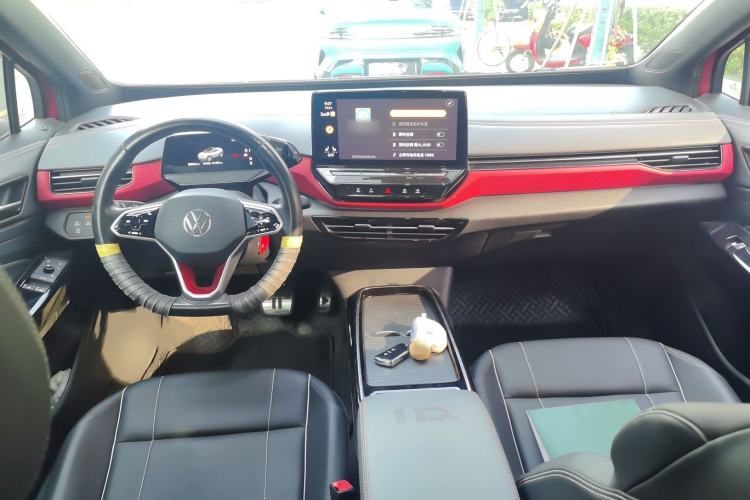 Used Volkswagen ID.4 X 2022 Pure Long-Range Version Interior 2