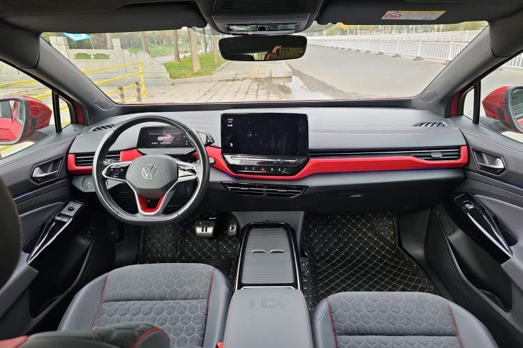 Used Volkswagen ID.4 X 2022 Kinergy Four-Wheel Drive Edition Interior 3