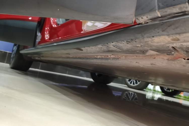 Used Volkswagen ID.4 X 2022 Pure Edition Right Side Sill