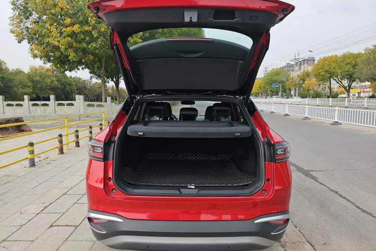Used Volkswagen ID.4 X 2022 Kinergy Four-Wheel Drive Edition Trunk