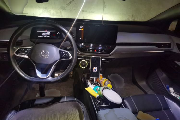 Used Volkswagen ID.4 X 2022 Pure Smart Edition Center Console