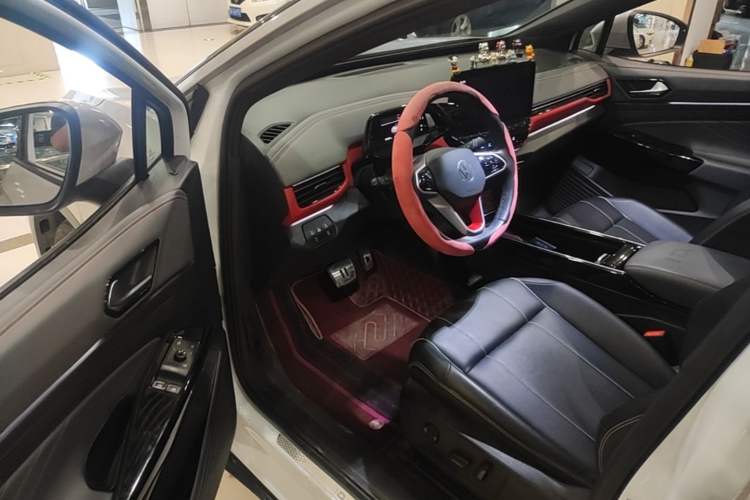 Used Volkswagen ID.4 X 2022 Pure Long-Range Version Driver Seat