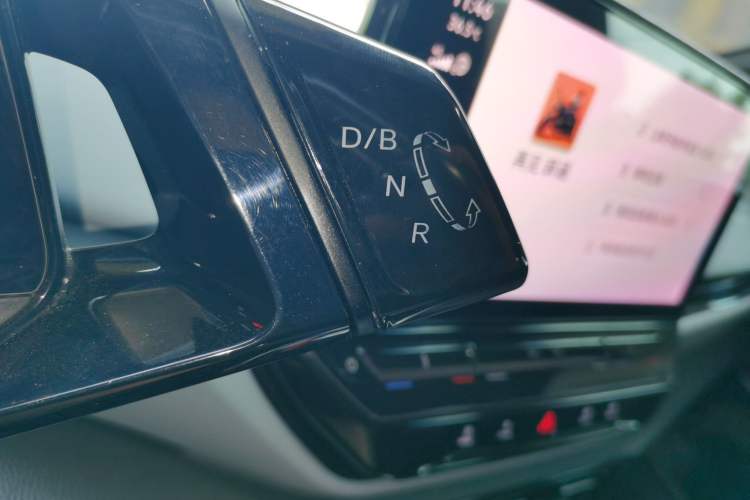 Used Volkswagen ID.4 X 2022 Pure Long-Range Version Gear Lever