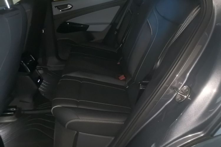 Used Volkswagen ID.4 X 2022 Pure Smart Edition Interior 4