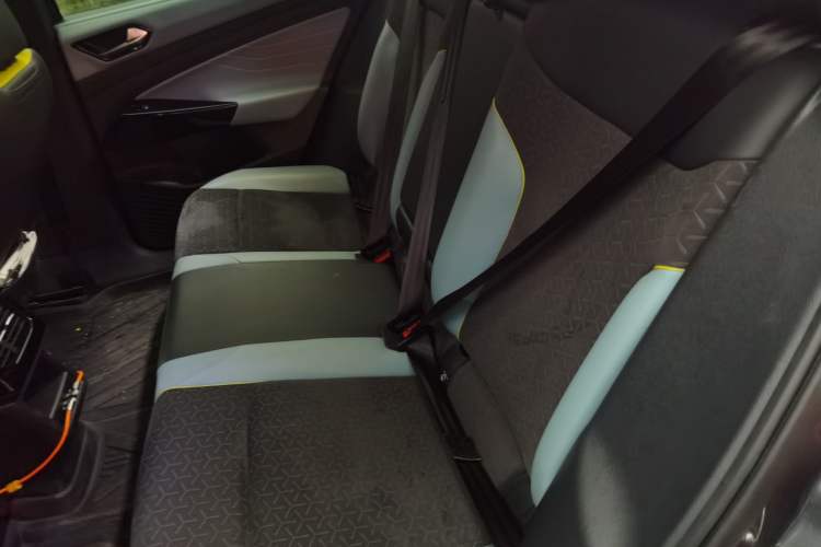 Used Volkswagen ID.4 X 2022 Smart Enjoyment Long-Range Edition Left Rear Seat