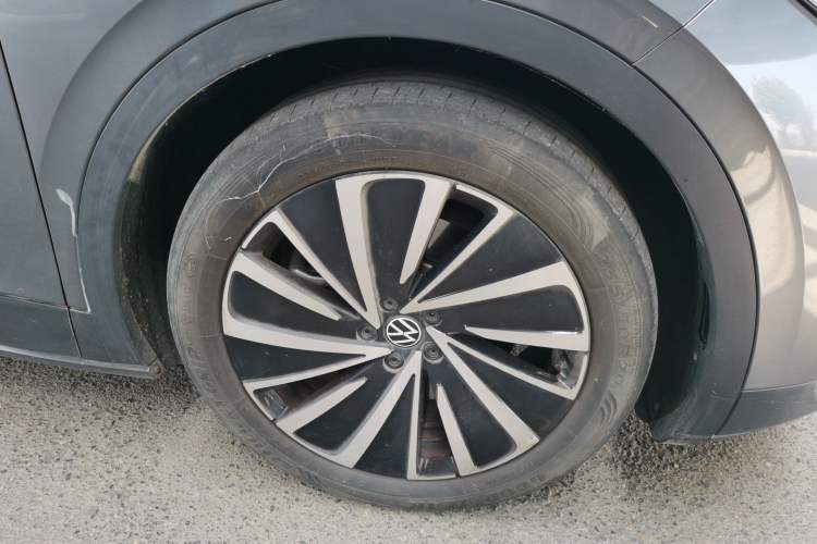 Used Volkswagen ID.4 X 2022 Pure Long-Range Version Right Front Wheel Hub