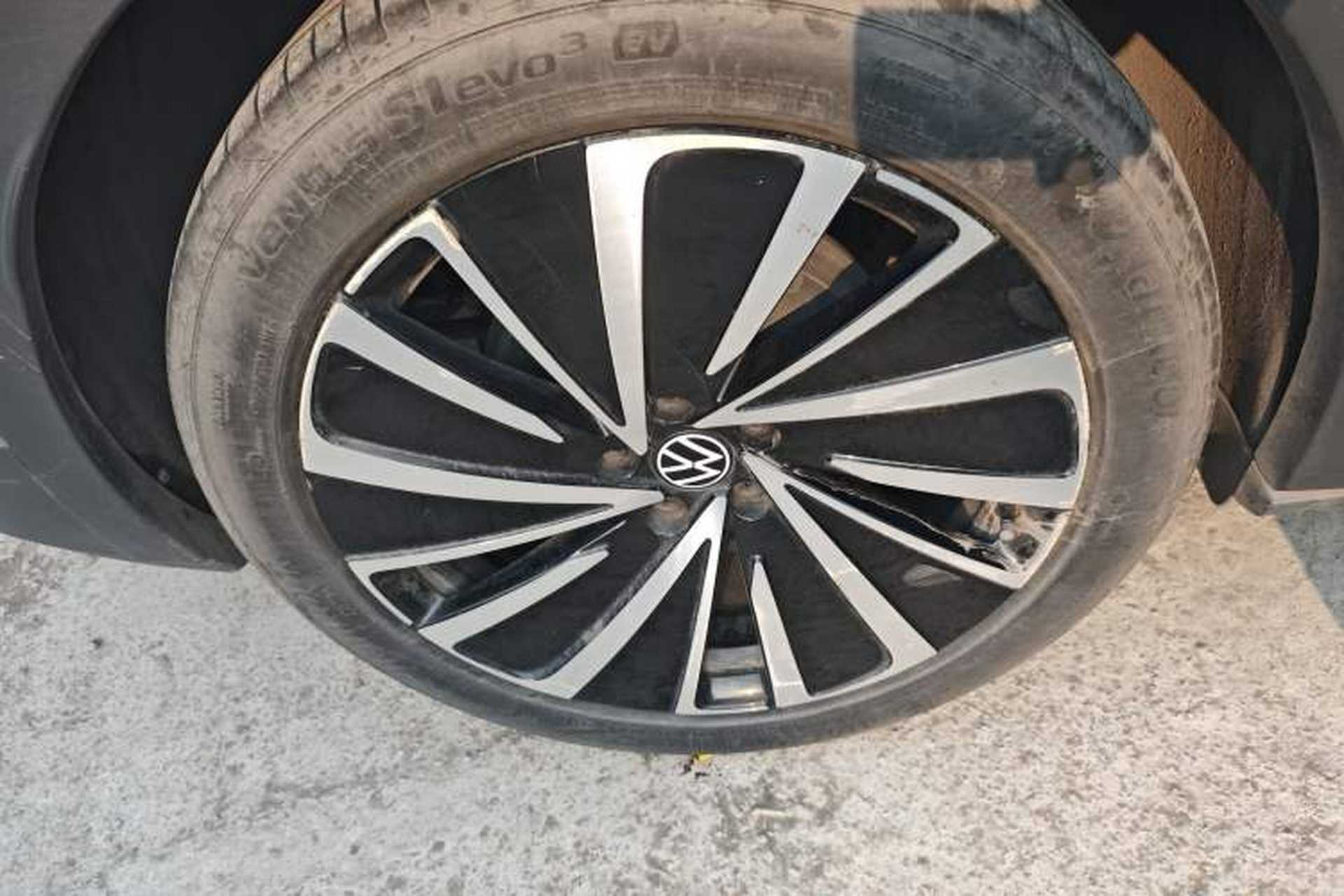 Used Volkswagen ID.4 X 2022 Pure Long-Range Version Right Rear Wheel Hub