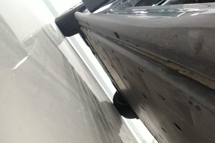 Used Volkswagen ID.4 X 2022 Smart Enjoyment Long-Range Edition Right Side Sill