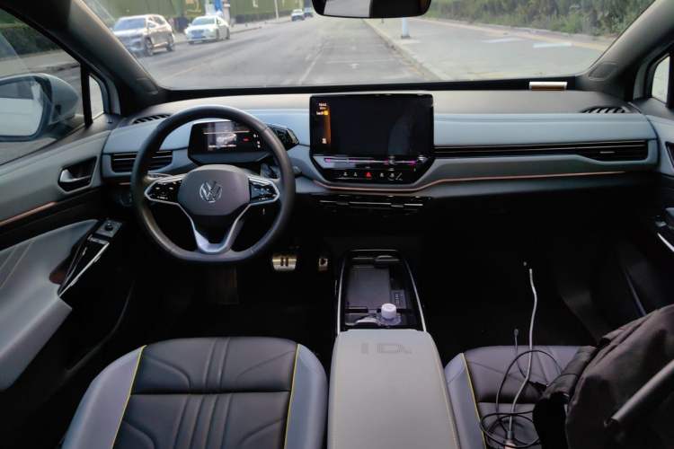 Used Volkswagen ID.4 X 2022 Pure Long-Range Version Center Console
