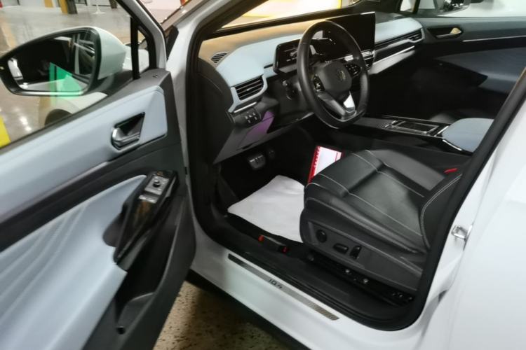 Used Volkswagen ID.4 X 2022 Pure Long-Range Version Driver Seat