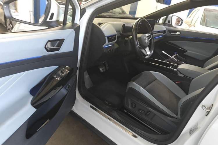 Used Volkswagen ID.4 X 2022 Smart Enjoyment Long-Range Edition Driver Seat