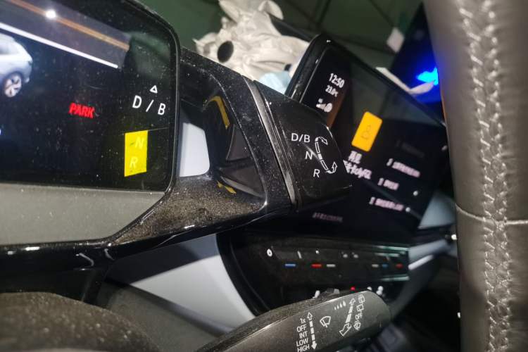 Used Volkswagen ID.4 X 2022 Pure Long-Range Version Gear Lever