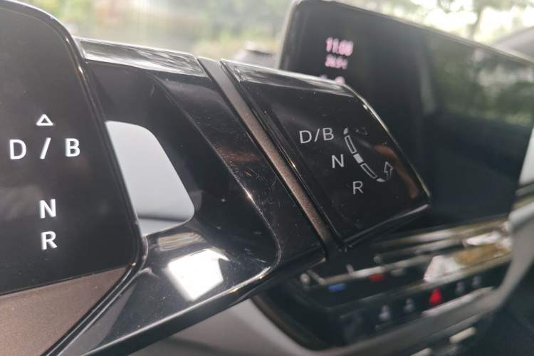 Used Volkswagen ID.4 X 2022 Pure Long-Range Version Gear Lever