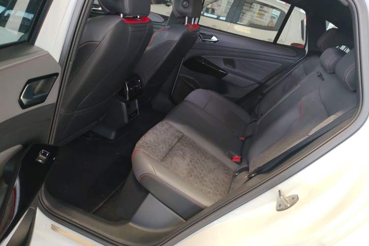 Used Volkswagen ID.4 X 2022 Smart Enjoyment Long-Range Edition Interior 1