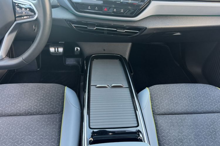 Used Volkswagen ID.4 X 2022 Pure Long-Range Version Interior 2