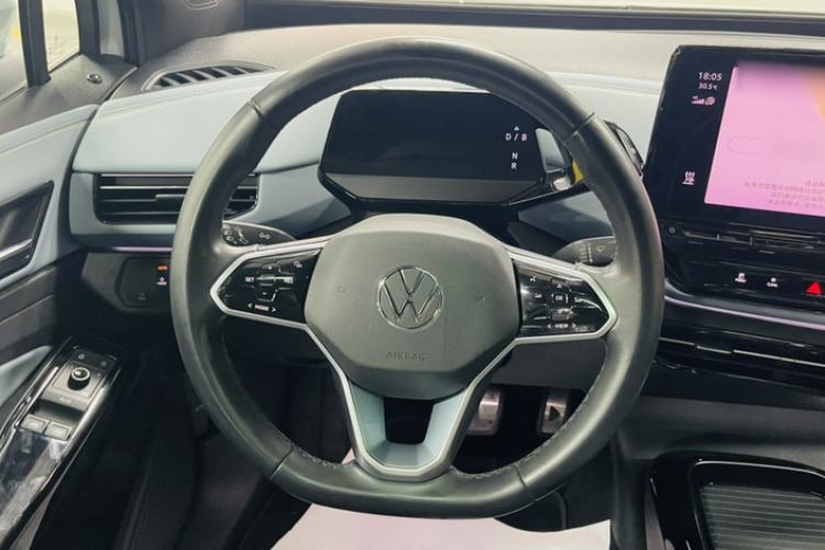 Used Volkswagen ID.4 X 2022 Pure Long-Range Version Interior 2