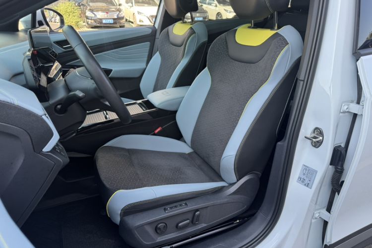 Used Volkswagen ID.4 X 2022 Pure Long-Range Version Interior 4