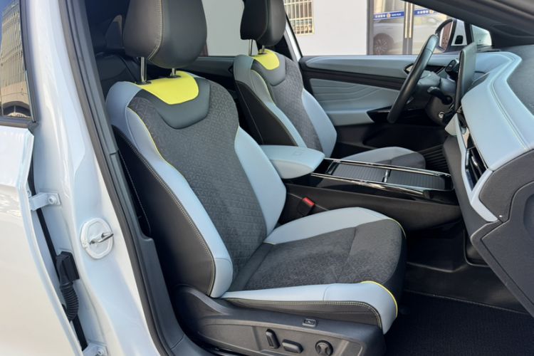 Used Volkswagen ID.4 X 2022 Pure Long-Range Version Left Front Seat