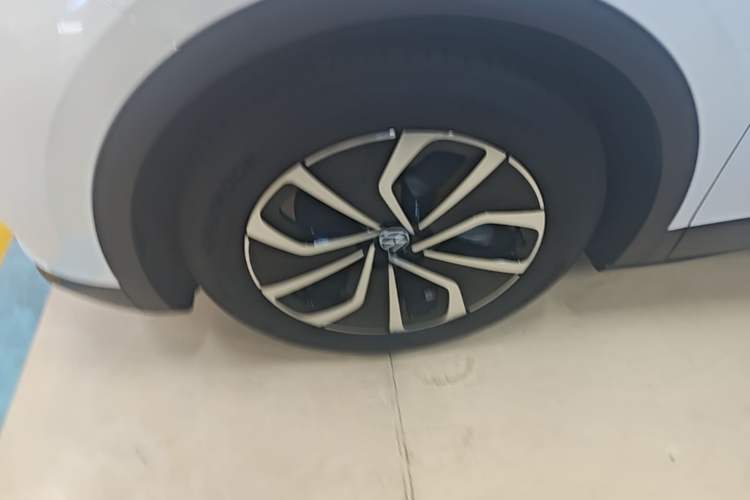 Used Volkswagen ID.4 X 2022 Pure Smart Edition Left Front Wheel Hub