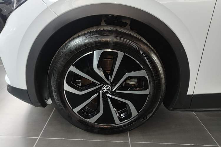 Used Volkswagen ID.4 X 2022 Pure Smart Edition Left Front Wheel Hub
