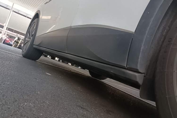 Used Volkswagen ID.4 X 2022 Pure Long-Range Version Left Side Sill