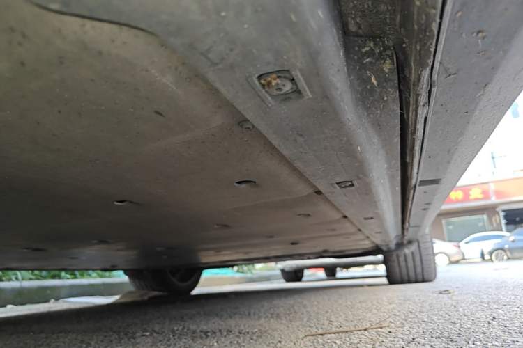 Used Volkswagen ID.4 X 2022 Pure Long-Range Version Left Side Sill