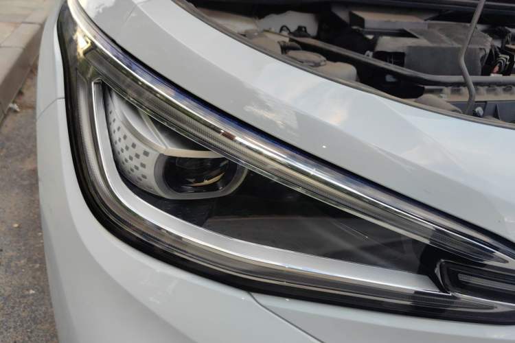 Used Volkswagen ID.4 X 2022 Pure Long-Range Version Right Front Headlight