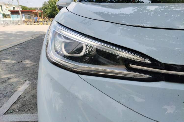 Used Volkswagen ID.4 X 2022 Pure Long-Range Version Right Front Headlight