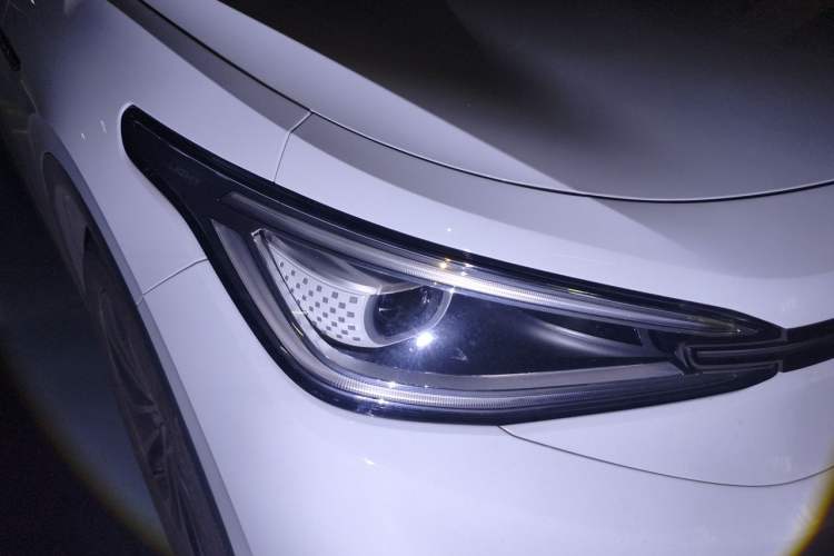 Used Volkswagen ID.4 X 2022 Pure Smart Edition Right Front Headlight